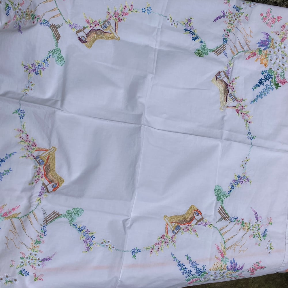 Image of Small tablecloth with embroidery 
