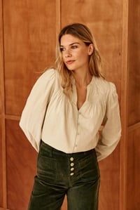 Image 2 of Blusa Bowie Verde Amande