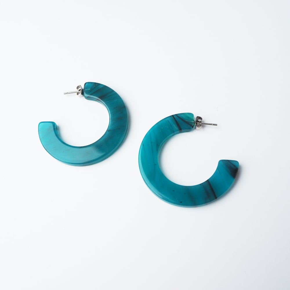 Image of *SAMPLE SALE* Jade Midi Hoop Earrings