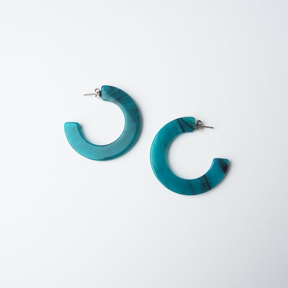 Image of *SAMPLE SALE* Jade Midi Hoop Earrings