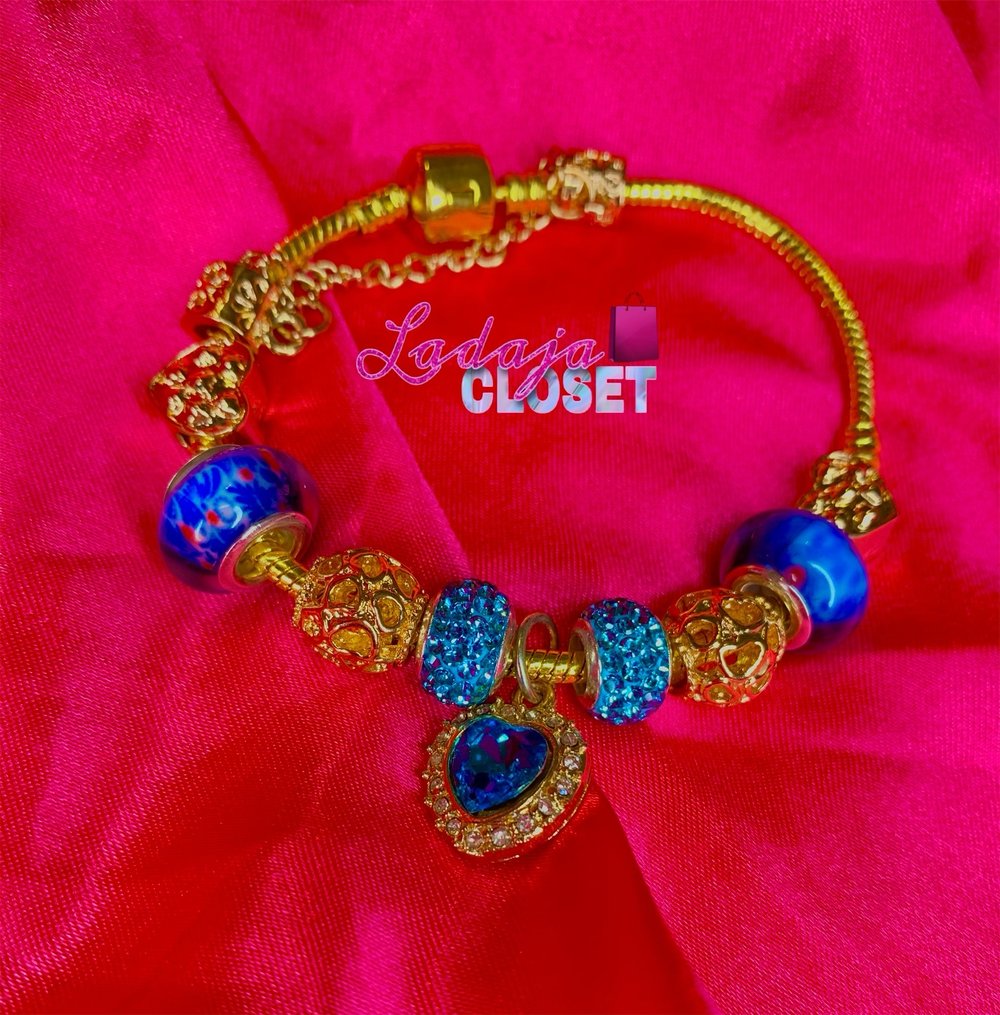 19cm Blue & gold charm bracelet