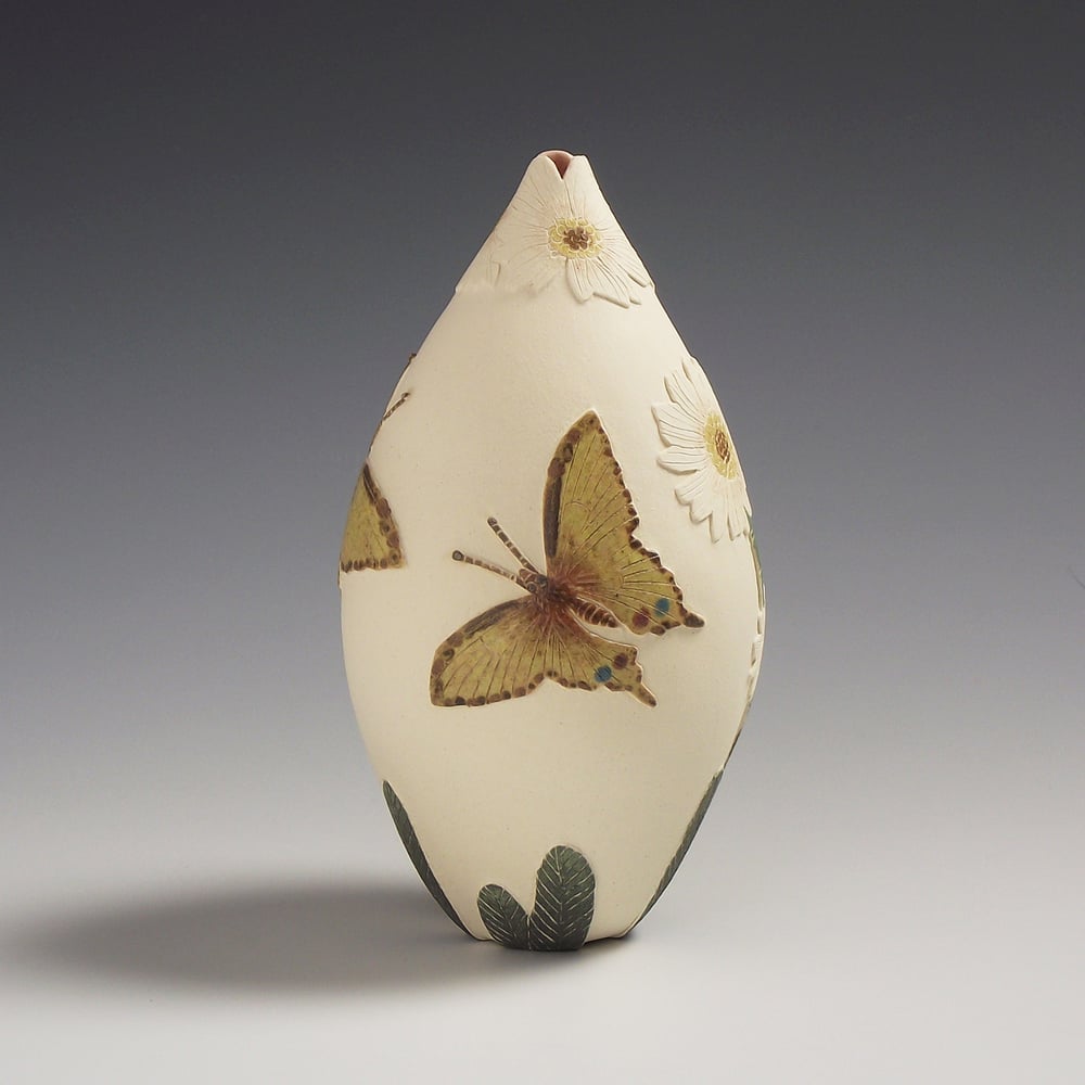 Image of Swallow tail butterfly & daisy sgraffito vessel