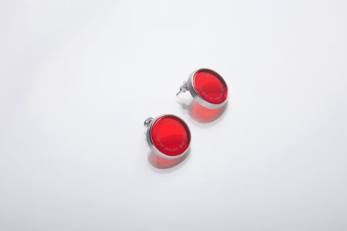 Image of "The Sun illuminates..." silver earrings with red plexiglass · SOL CUNCTA SUA ·