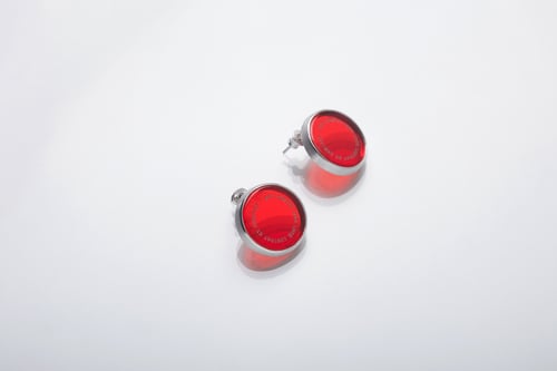 Image of "The Sun illuminates..." silver earrings with red acrylic glass · SOL CUNCTA SUA ·