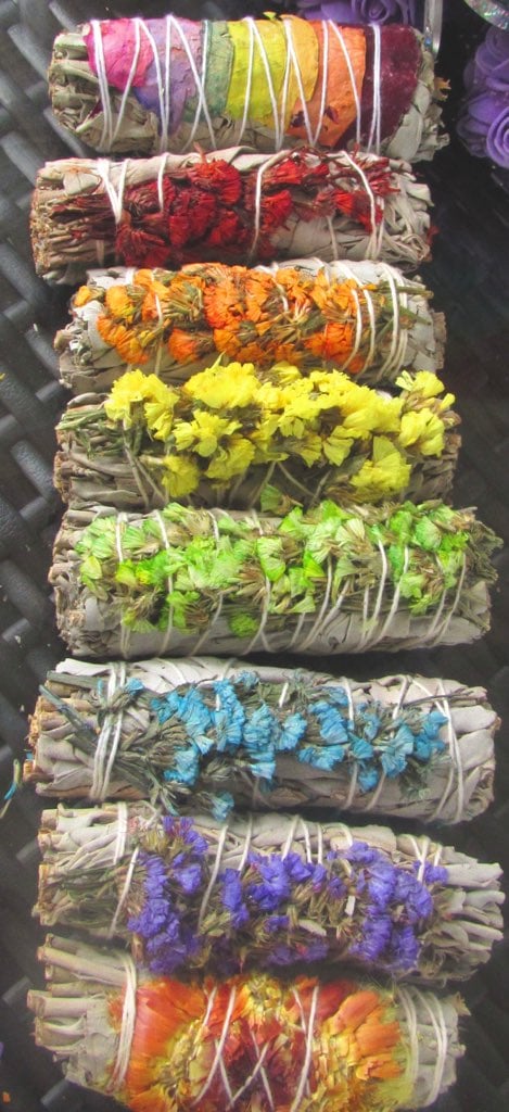 Image of White sage with with Sinuata flower (assorted colors)