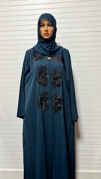 Image 8 of 3D flower Open Abaya 