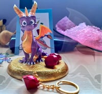 Figura Spyro Reignited con peana y gemas