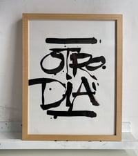 Image 1 of TYPO / OTRO DIA