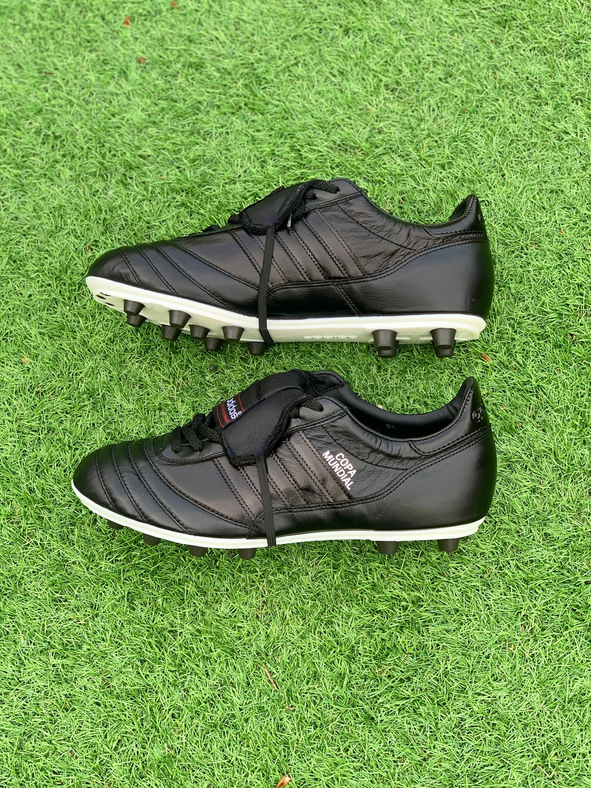 adidas blackout copa mundial