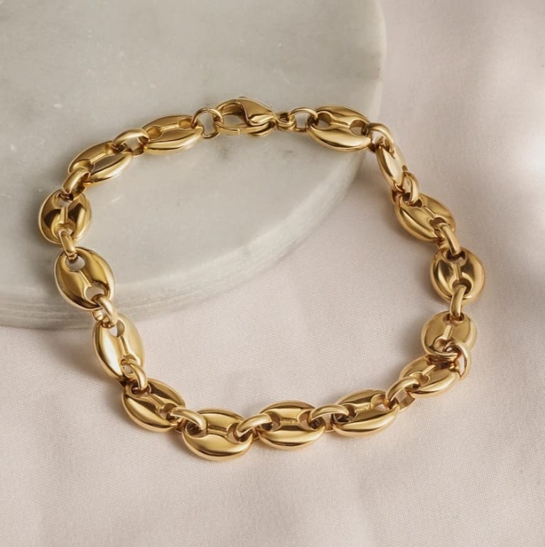 Image of Plain Gucci link bracelet  (comes in silver too)