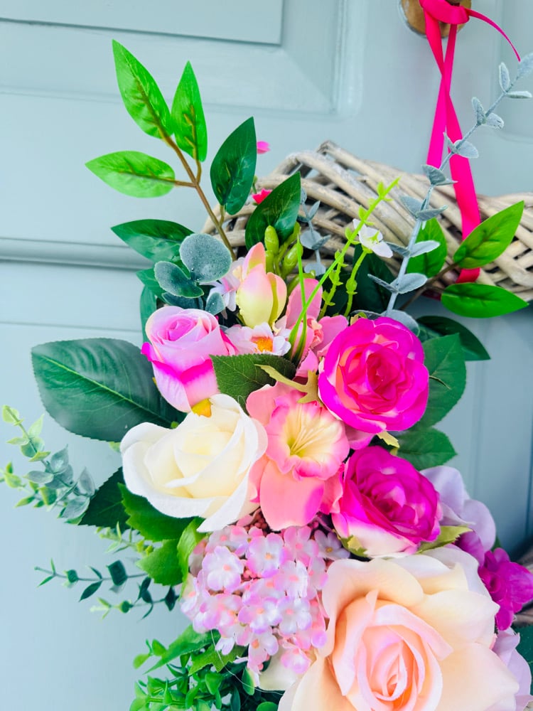 Image of 35cm wicker heart pink 