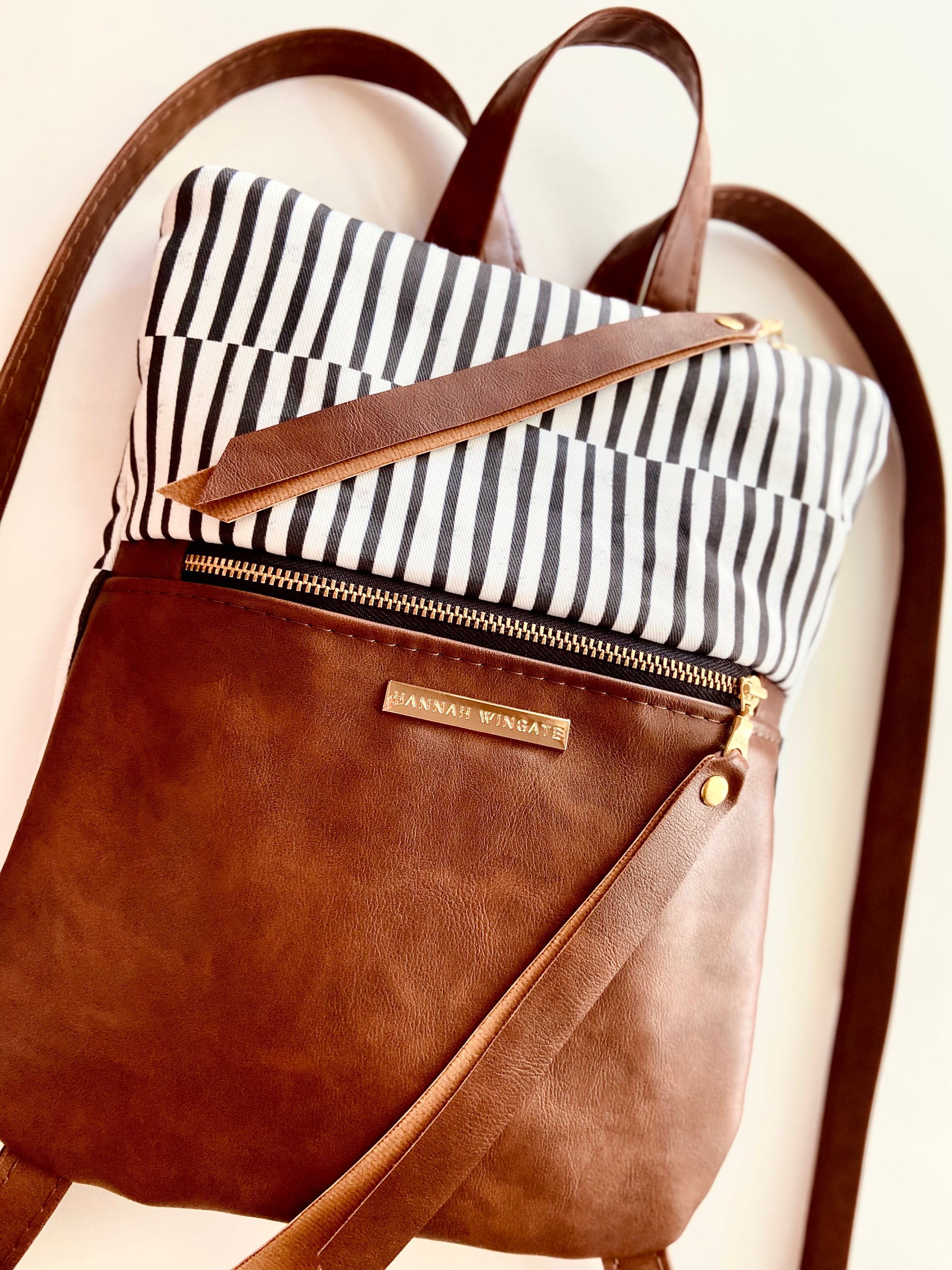 brandy melville floral leather flap backpack Wrangler Vintage ~ TAN Elevate your daily commute or travel experience with our versatile Bancroft Backpack What's in my bag |