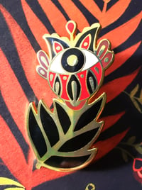 Image 1 of Eyeris pin