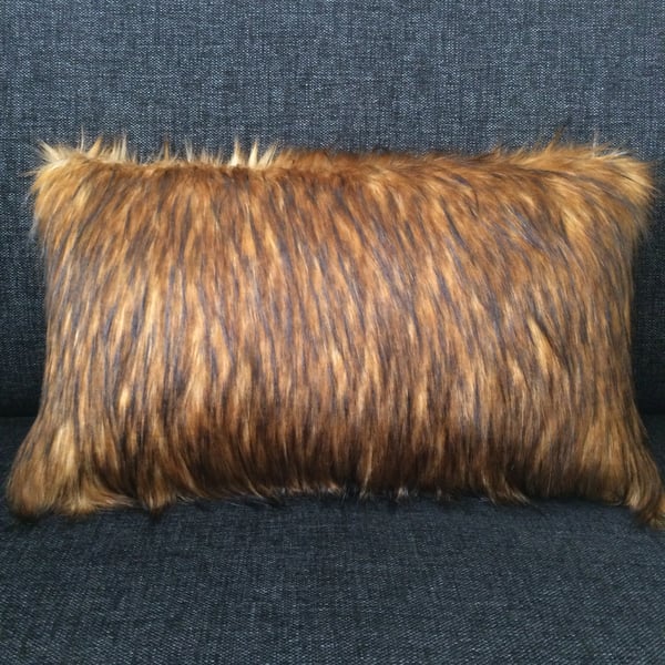 Image of 'Feuille 2' Faux Cushion 