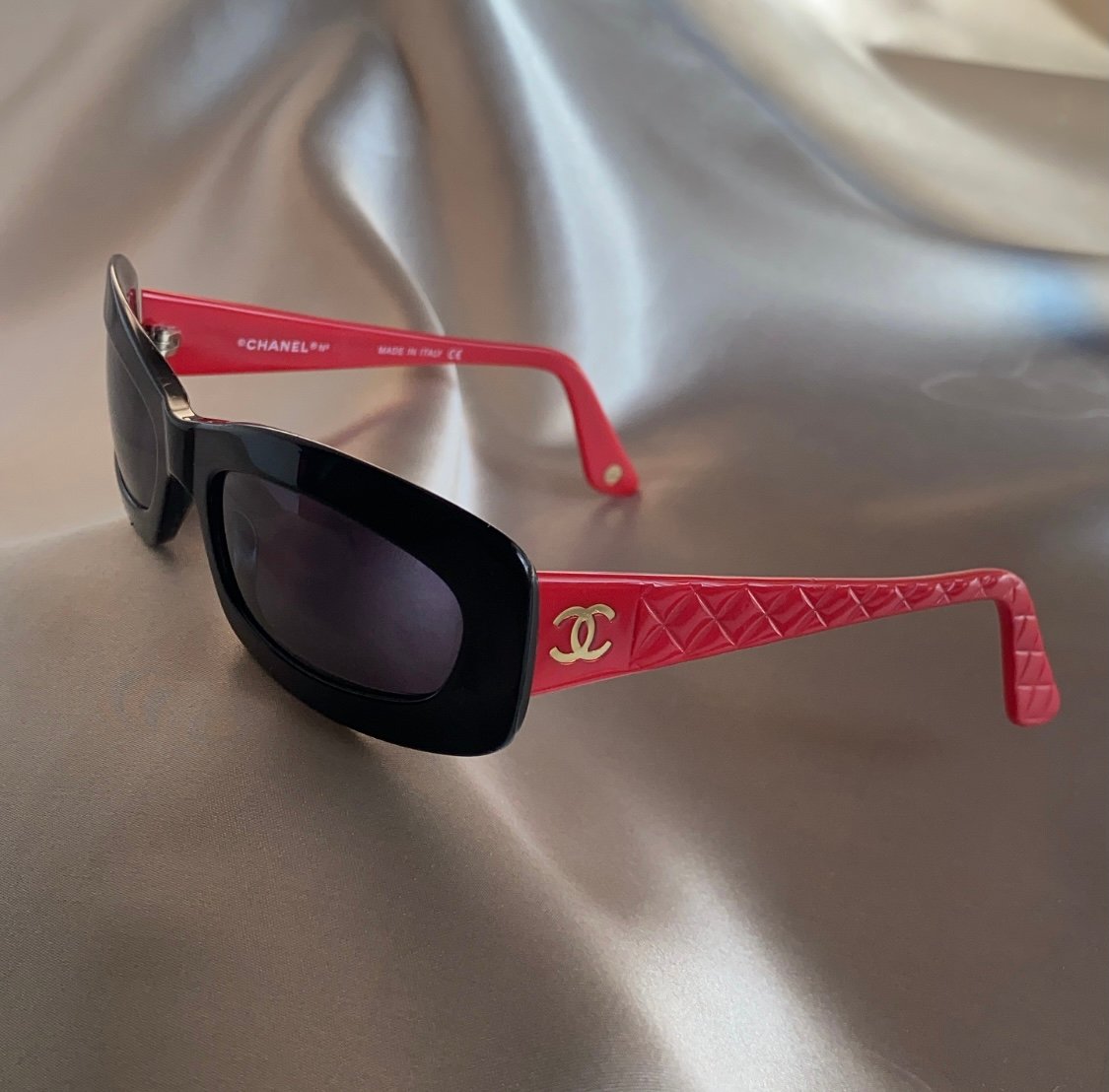 red and black chanel sunglasses
