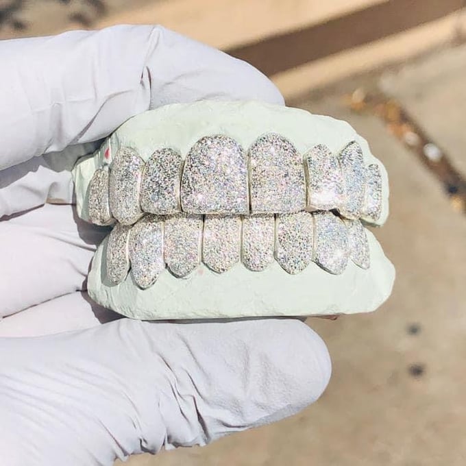 Image of SILVER 16PK  (DIAMOND DUSTED)