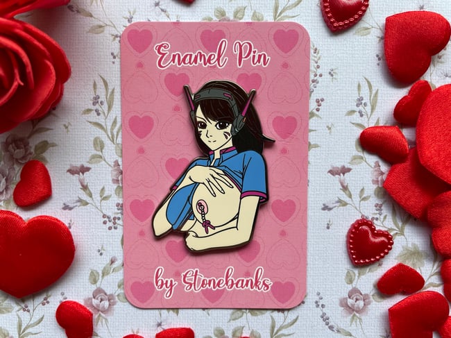 Sexy Game Gamer Girl Pin