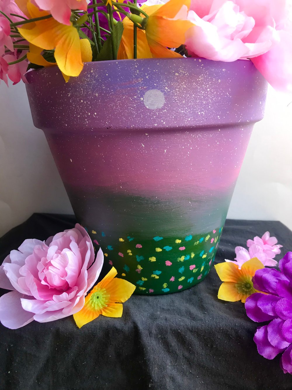 “Muse” flower pot