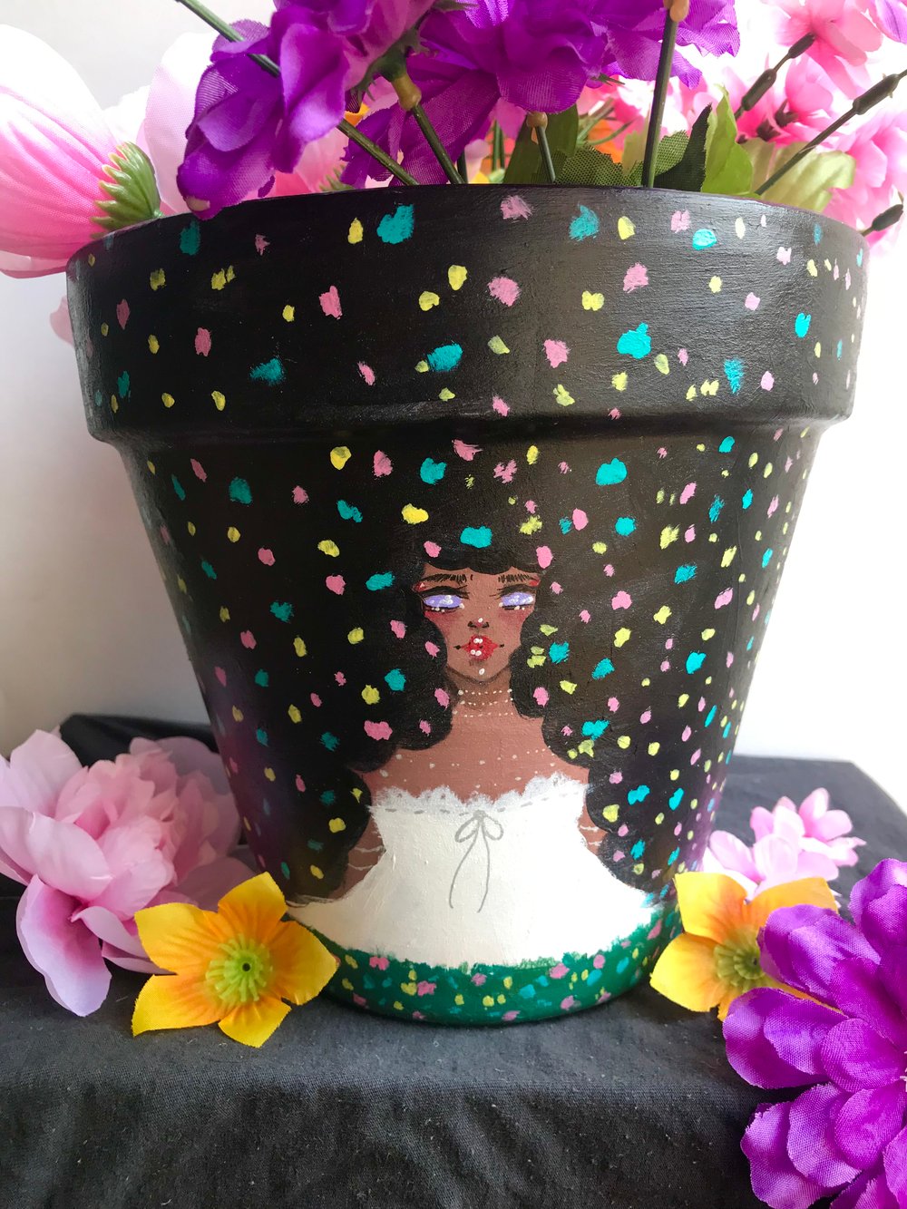 “Muse” flower pot