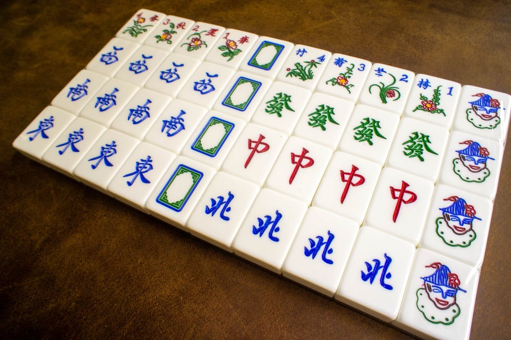 Image of A2 Crystal Black Silver Mahjong Set