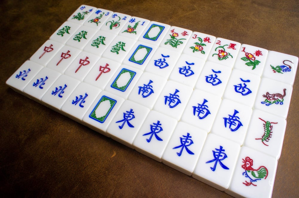 Image of A2 Classic White Mahjong Set