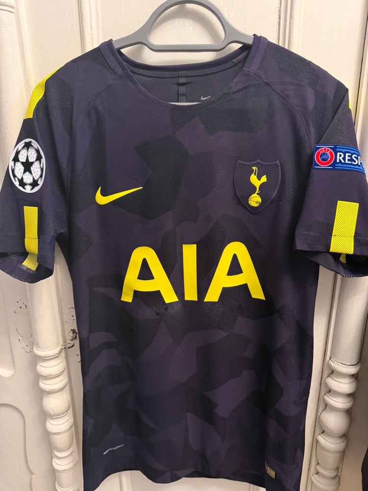 Image of PRE ORDER: Tottenham Hotspur “DEMBÉLÉ 19” 2017/18 Vaporknit Third Shirt + UCL patches (M)