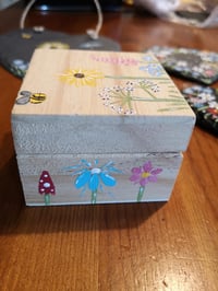 Image 3 of Small floral trinket box