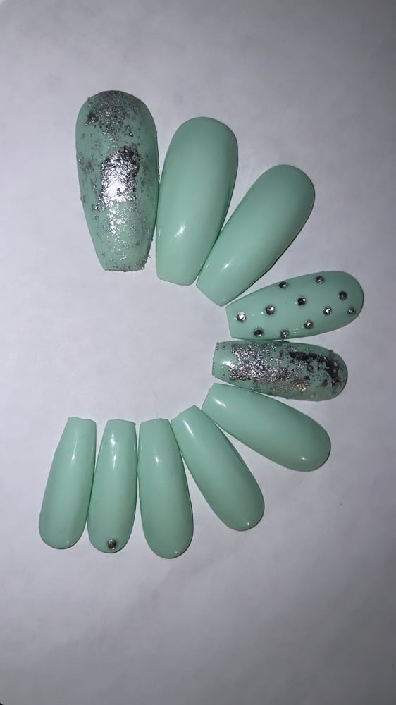 Image of Mint Green Cream Gel Press On Nail Set