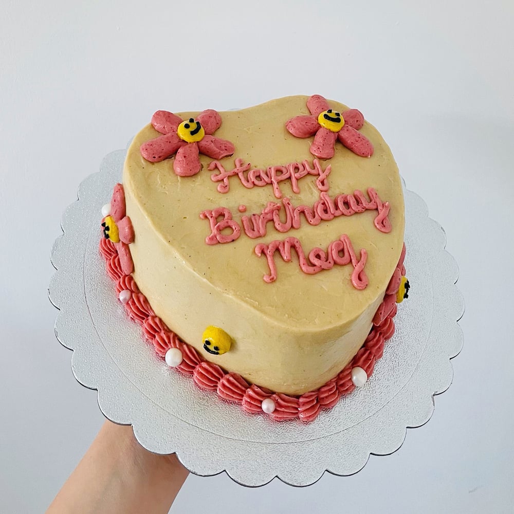 Image of Daisy Smiley Cake