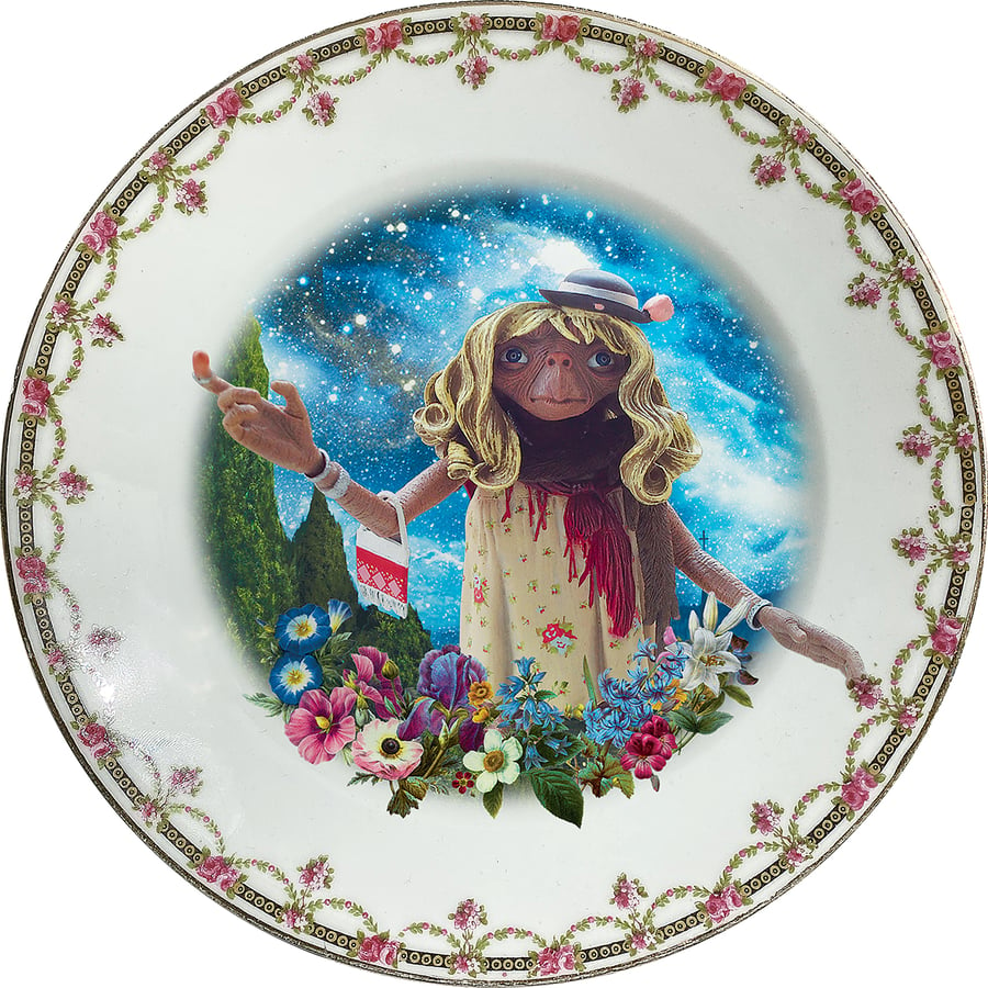 Image of Gypsy E.T. - Vintage Spanish Porcelain Plate - #0729