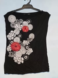 Zap top - Black with red/silver flowers