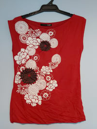 Zap top - red with white/black flowers