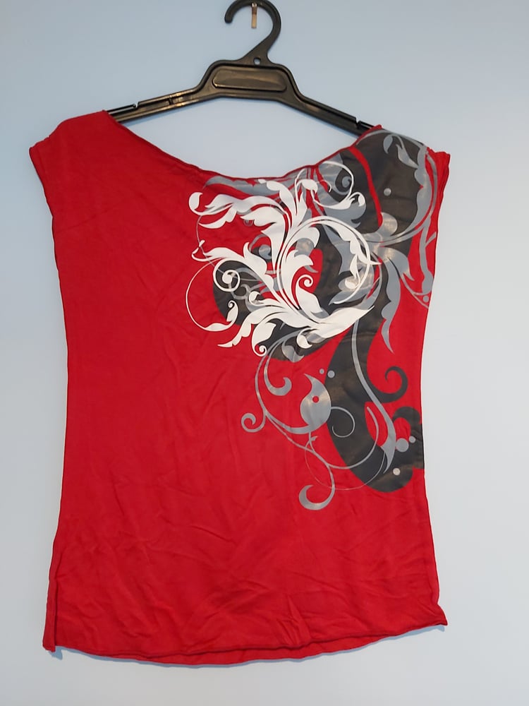 Image of Zap top - swirl red