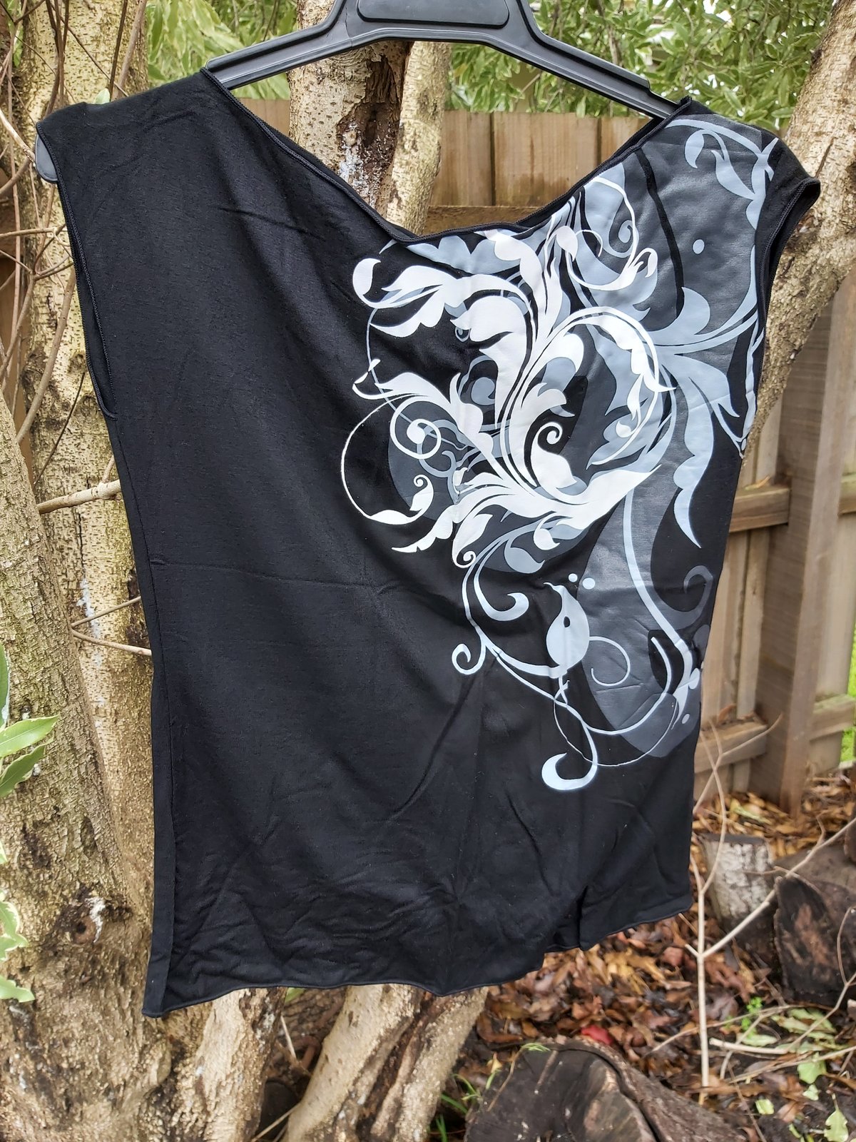 Image of Zap top - swirl black