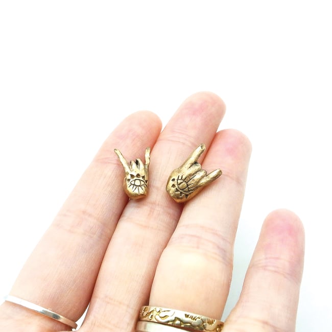 一週年紀念！YO質邪教教主手別針組