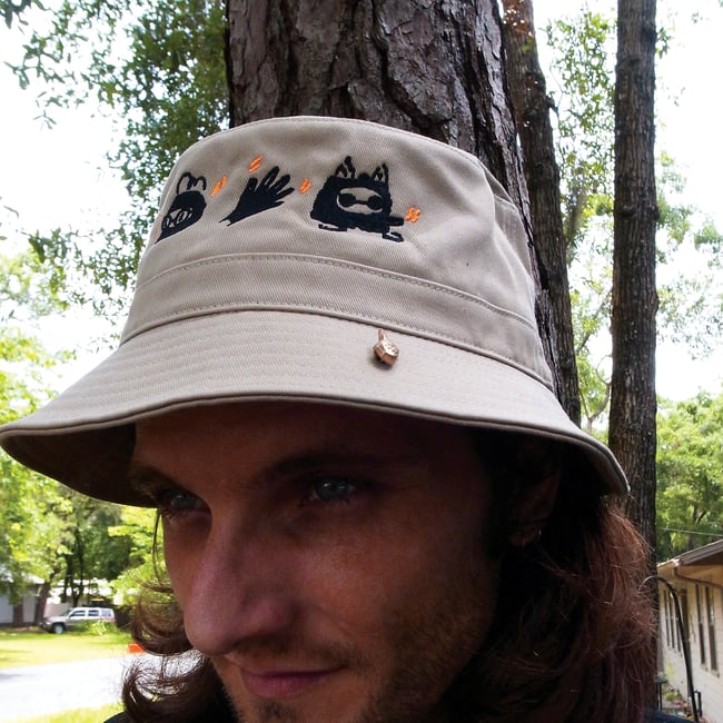 一週年紀念！面罩機掰郎刺繡卡其黑漁夫帽