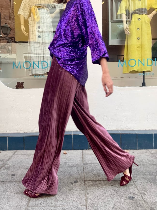 DARK PINK PLEATED VELVET PANTS