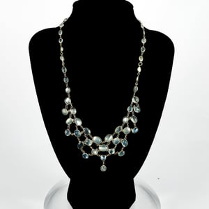 Image of Sterling silver moonstone necklace. Lmp