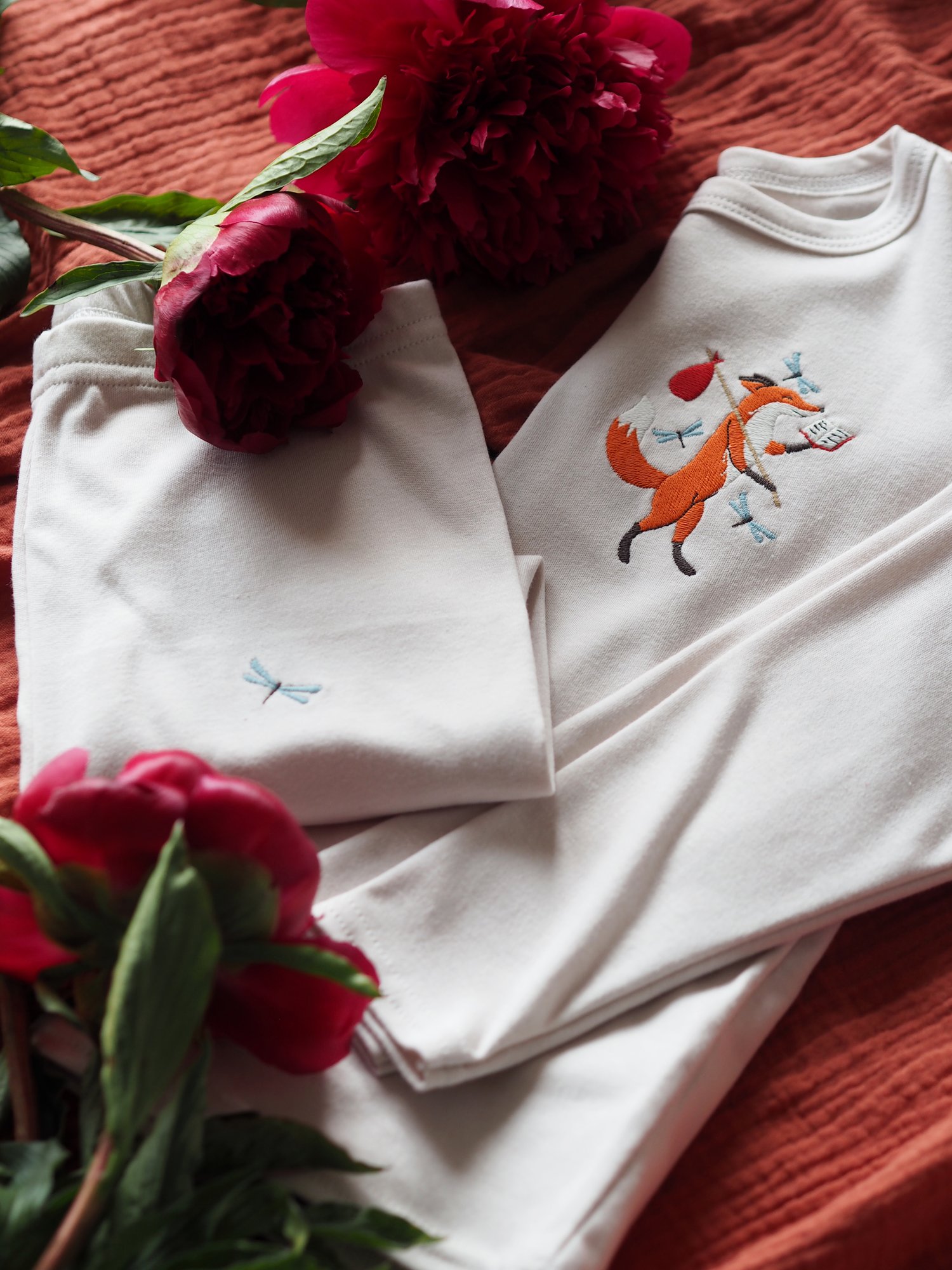 Image of Friendly Fox - Stone Lounge set