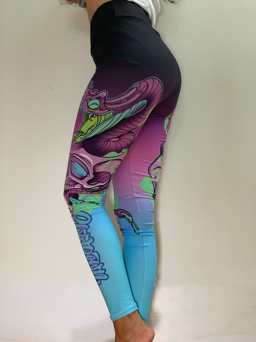 Snake Graffiti Leggings 2021 colorway