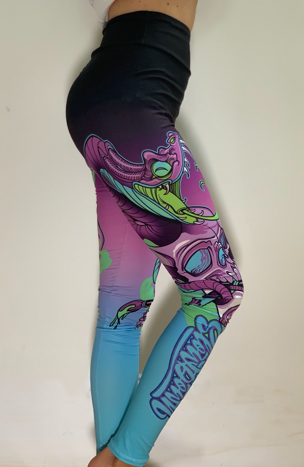 Snake Graffiti Leggings 2021 colorway
