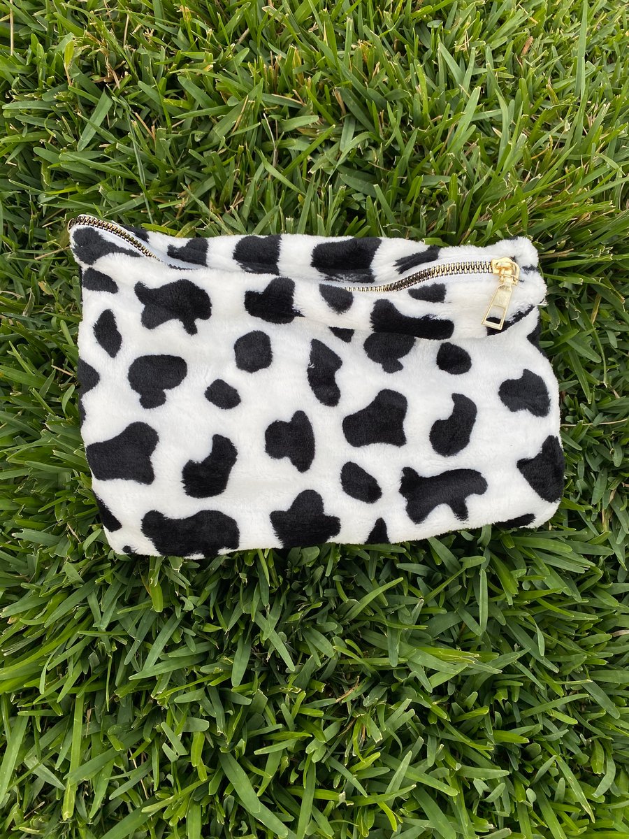 Image of Cow Pouch 
