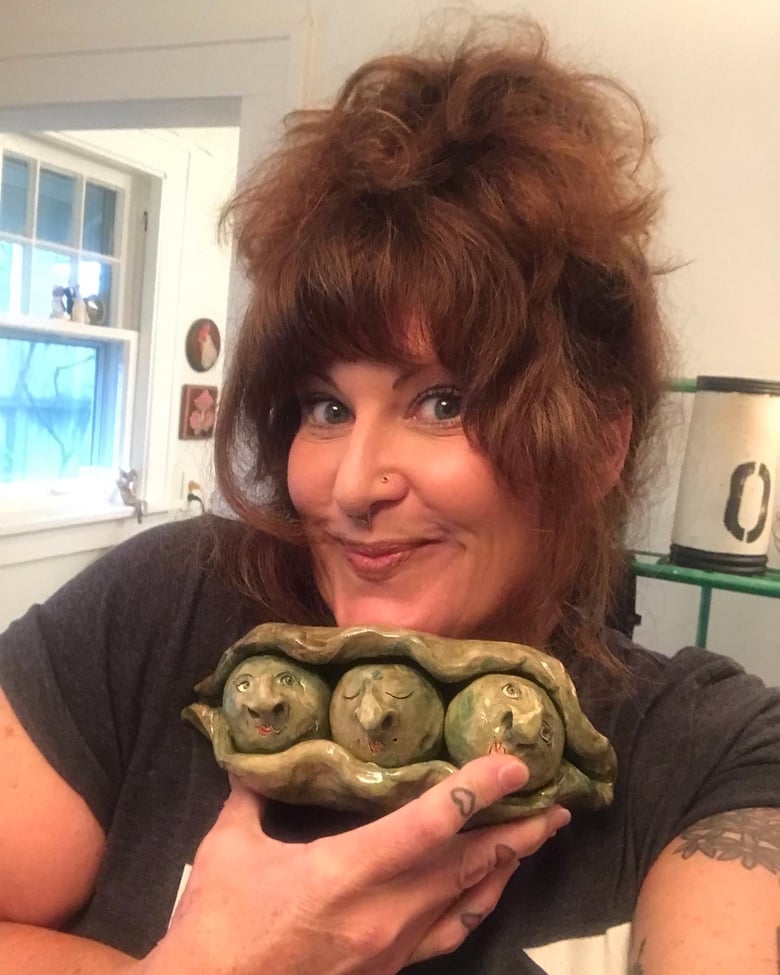 Image of Jumbo peas in a pod I