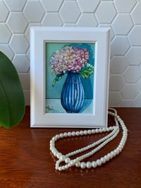 Image 3 of Hydrangea in a teardrop vase