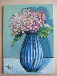 Image 5 of Hydrangea in a teardrop vase