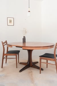 Image 2 of Table ronde Baumann en teck