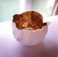 Image 1 of Porcelain 24kt gold lustre bowl
