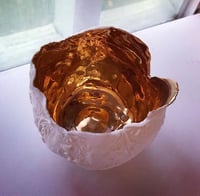 Image 2 of Porcelain 24kt gold lustre bowl