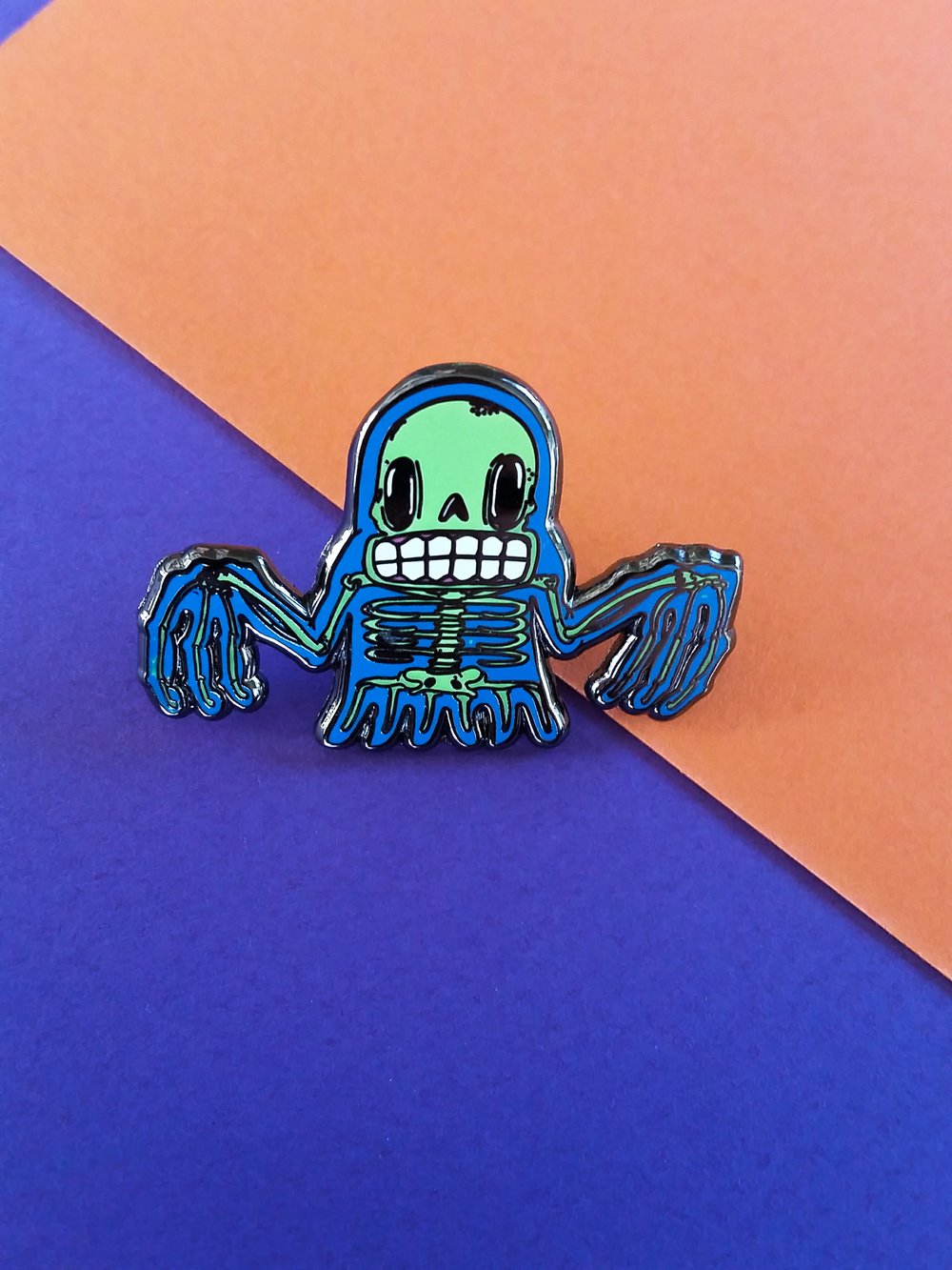 Image of Skully Ghost Glow in the Dark Enamel Pin