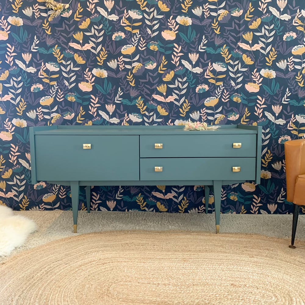 Image of VENDUE/SOLD OUT Console Flower
